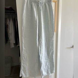 Aritzia Wilfred Free
Lodge Linen Pant in light blue in size S